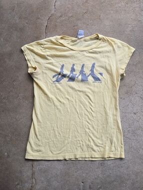 Vintage Y2K The Beatles T Shirt Abbey Road Baby Tee Womens Yellow Small